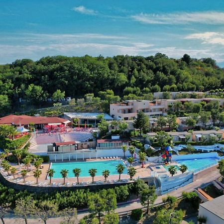 Centro Vacanze Mirage Torre di Palme 外观 照片