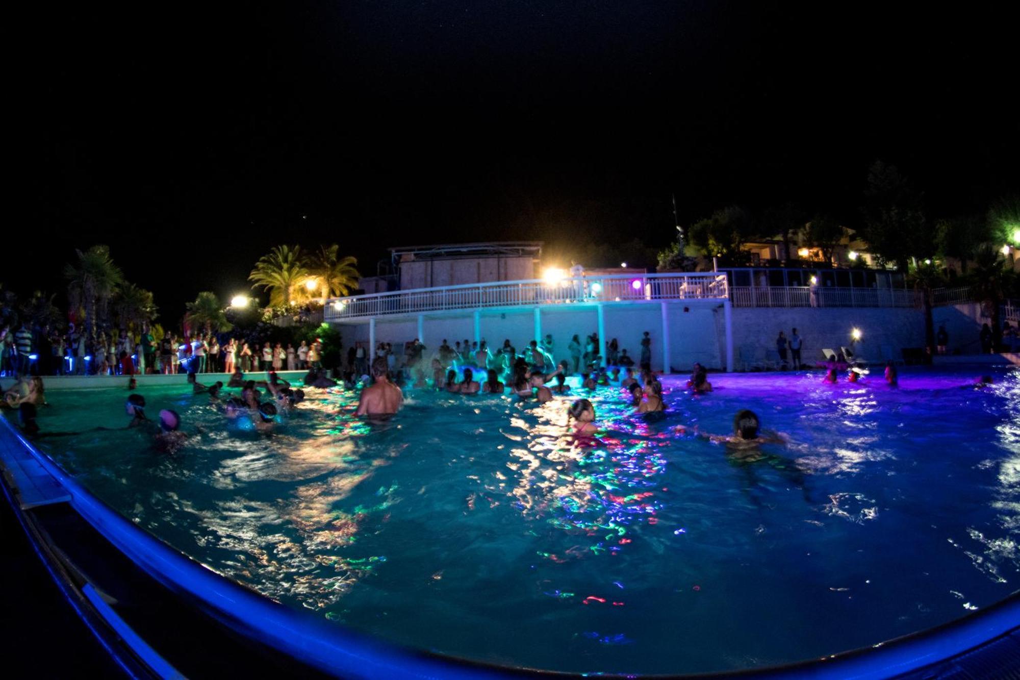 Centro Vacanze Mirage Torre di Palme 外观 照片