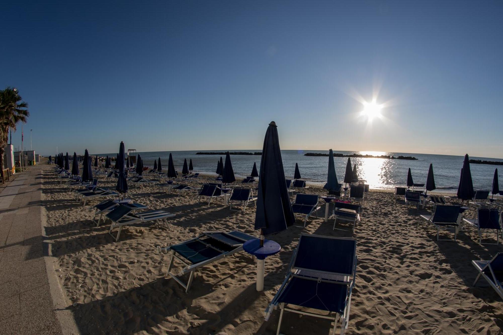 Centro Vacanze Mirage Torre di Palme 外观 照片